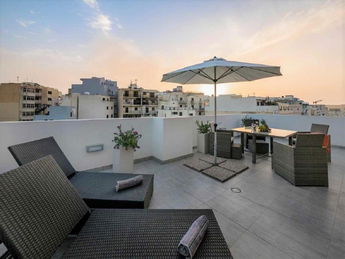 Stunning Penthouse Roof Terrace & Communal Swimming Pool 圣保罗湾城 外观 照片